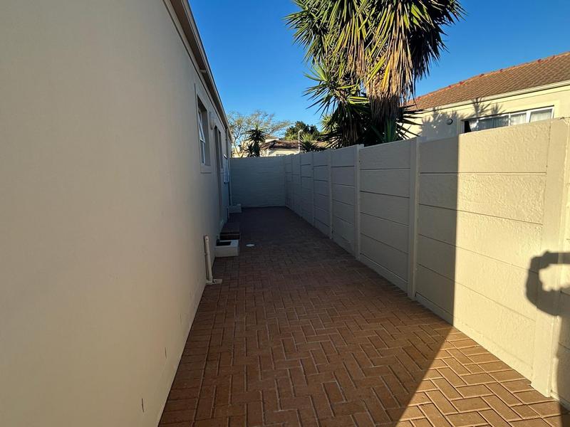 To Let 3 Bedroom Property for Rent in Eikenbosch Western Cape